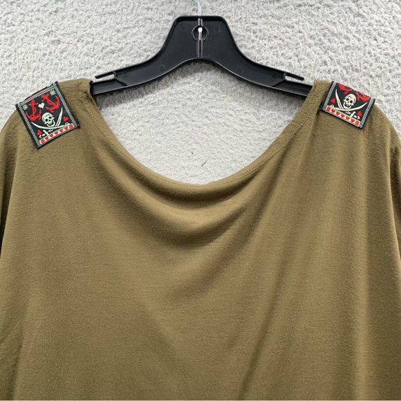 Disneyland Resort Parks Pirates Of The Caribbean Women’s M Batwing T-Shirt Top - Picture 11 of 11